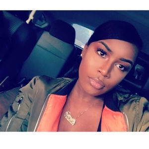 Meet your Posher, Amber